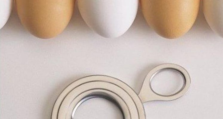Gadget para la c&aacute;scara del huevo corte recto. Cuchillo para los huevos