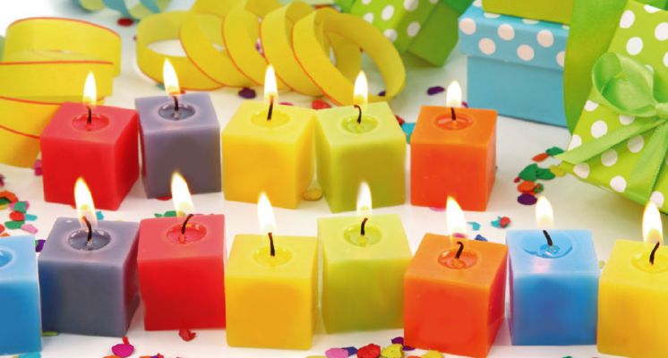 Accesorios para la celebraci&oacute;n y fiestas. Atributos para la decoraci&oacute;n