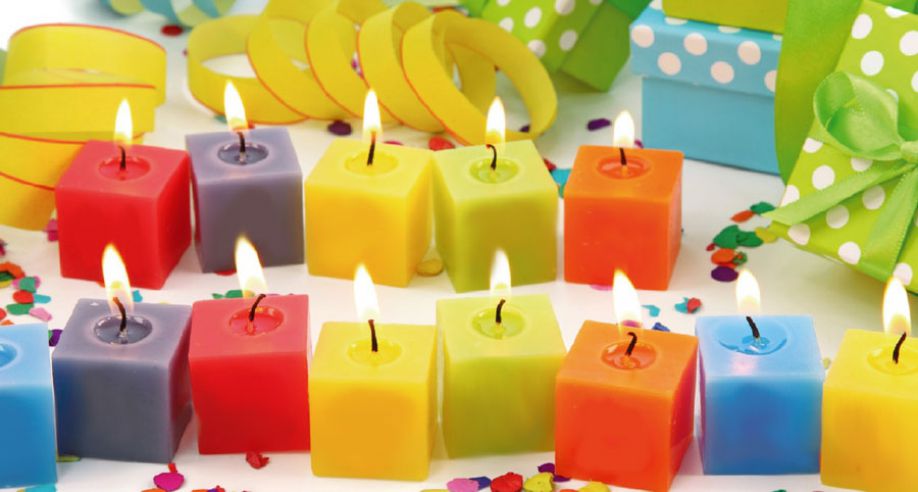 Accesorios para la celebraci&oacute;n y fiestas. Atributos para la decoraci&oacute;n