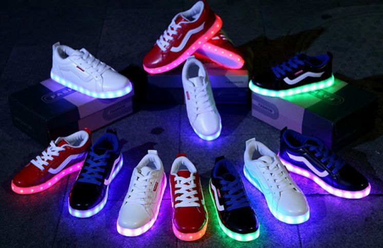Zapatillas de deporte que brillan intensamente